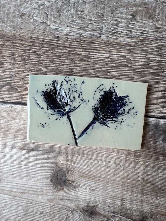 Thistle tile - medium